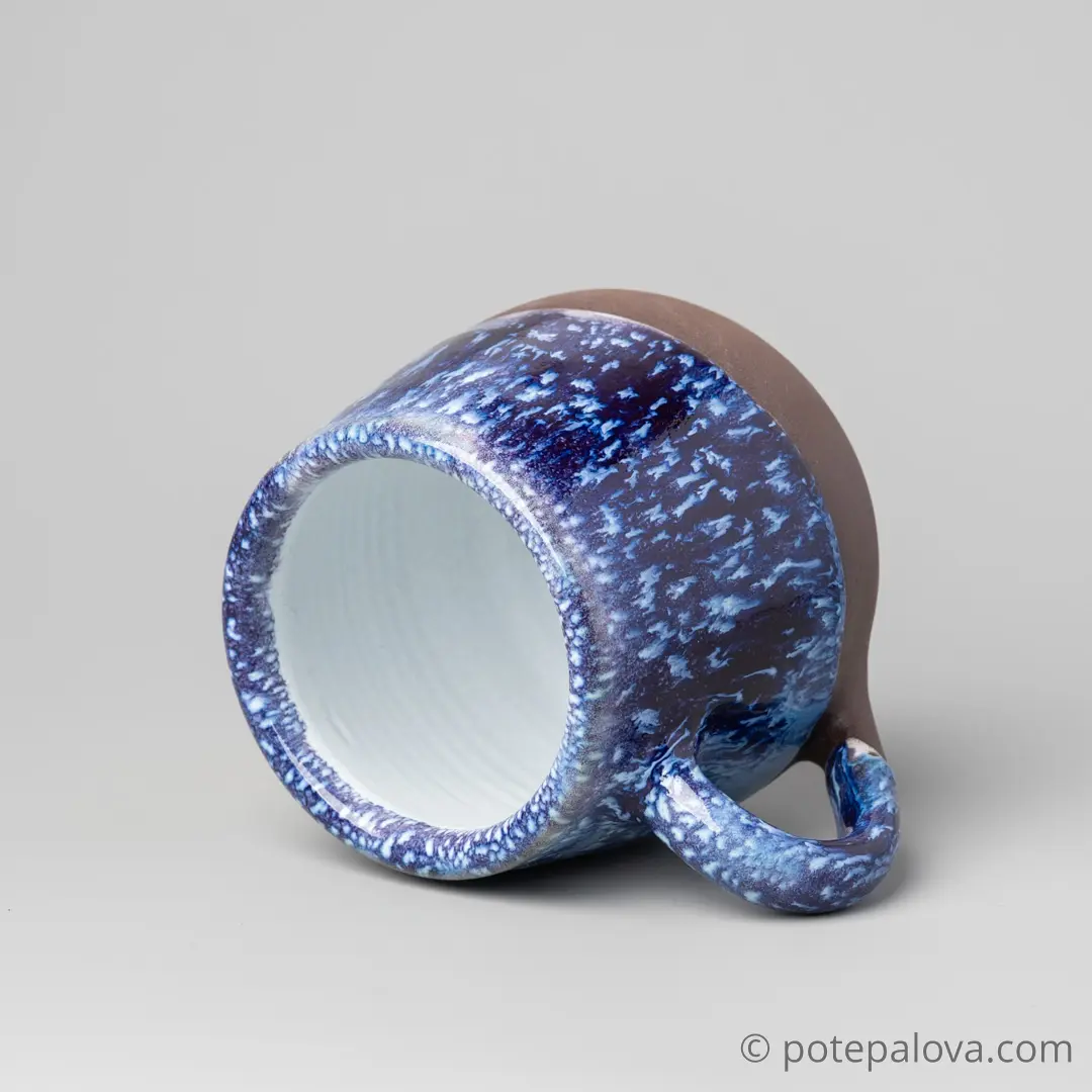 картинка Кружка "Космос" на черной глине 2 - DishWishes.Ru