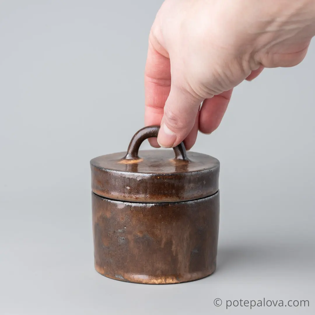 картинка Керамическая баночка "Кастрюлька" темная малая - DishWishes.Ru