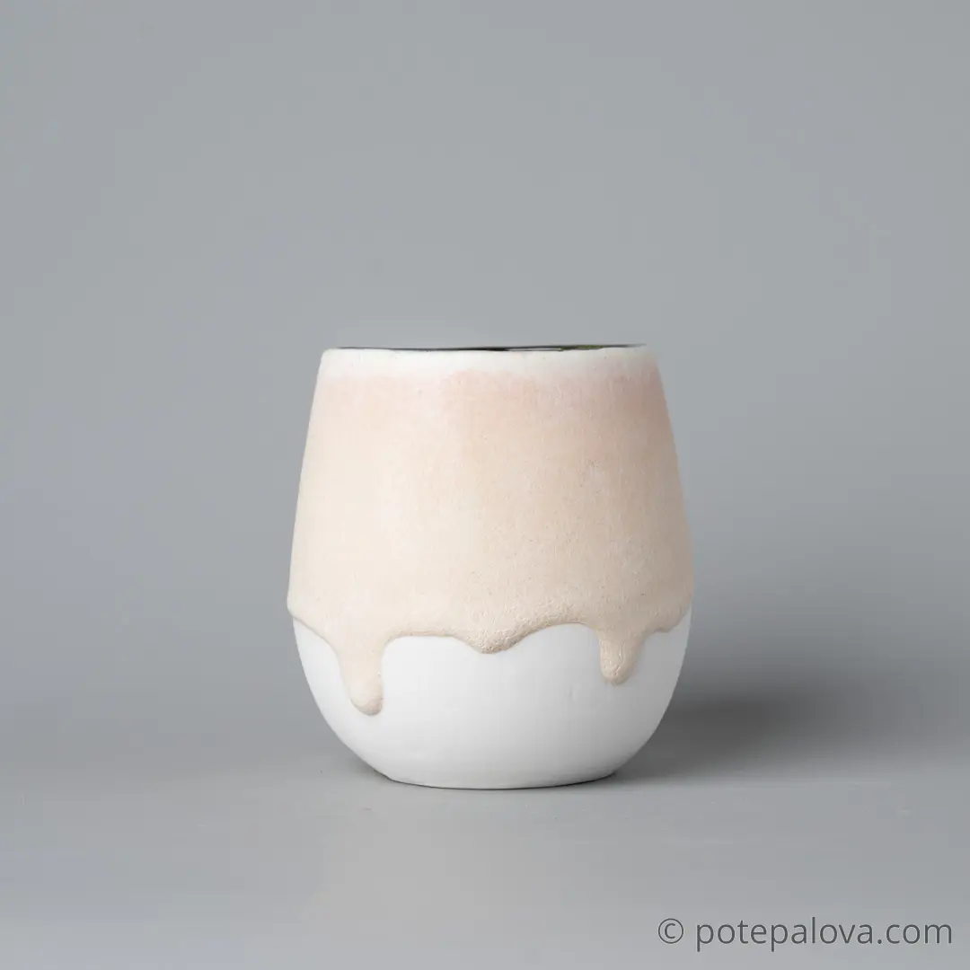 картинка Стакан фарфоровый Виктории Нор розовый - DishWishes.Ru