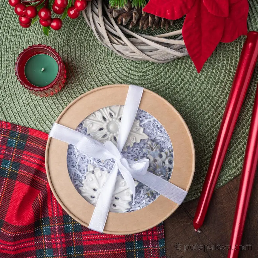 картинка Набор керамических снежинок в крафтовой коробке 1 - DishWishes.Ru