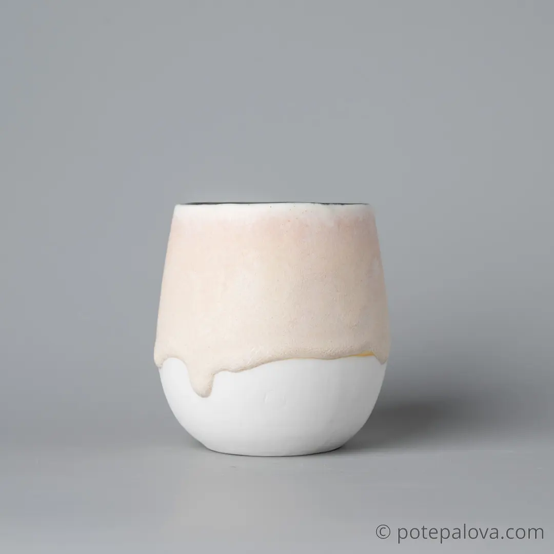 картинка Стакан фарфоровый Виктории Нор розовый - DishWishes.Ru