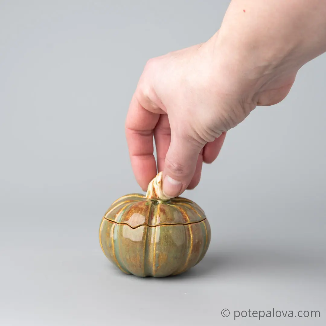 картинка Керамическая тыковка маленькая зеленая - DishWishes.Ru