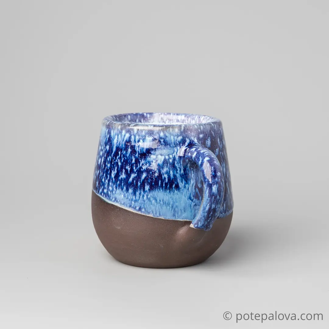 картинка Кружка "Космос" на черной глине 2 - DishWishes.Ru