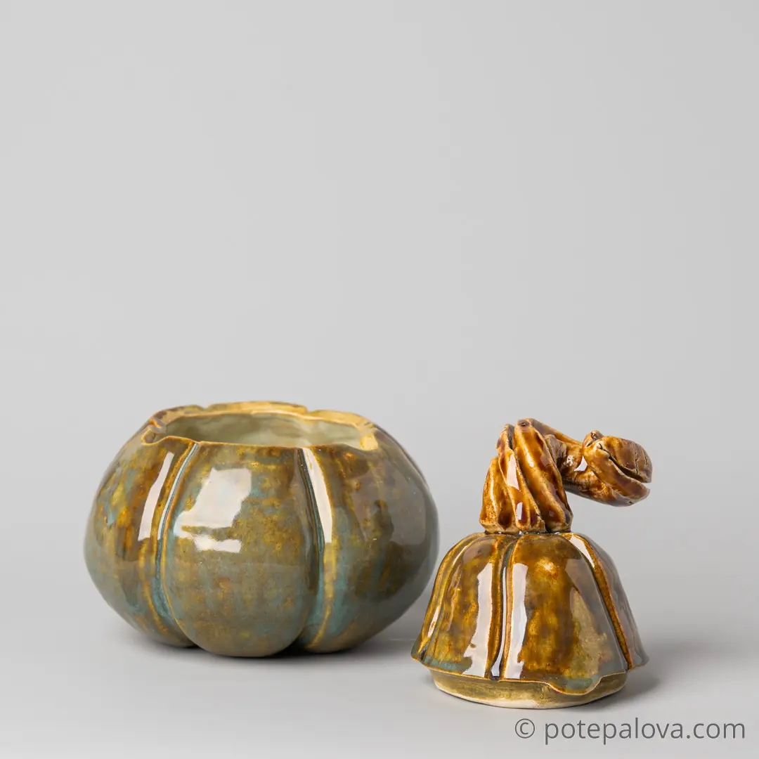 картинка Керамическая тыковка зеленая "груша" - DishWishes.Ru