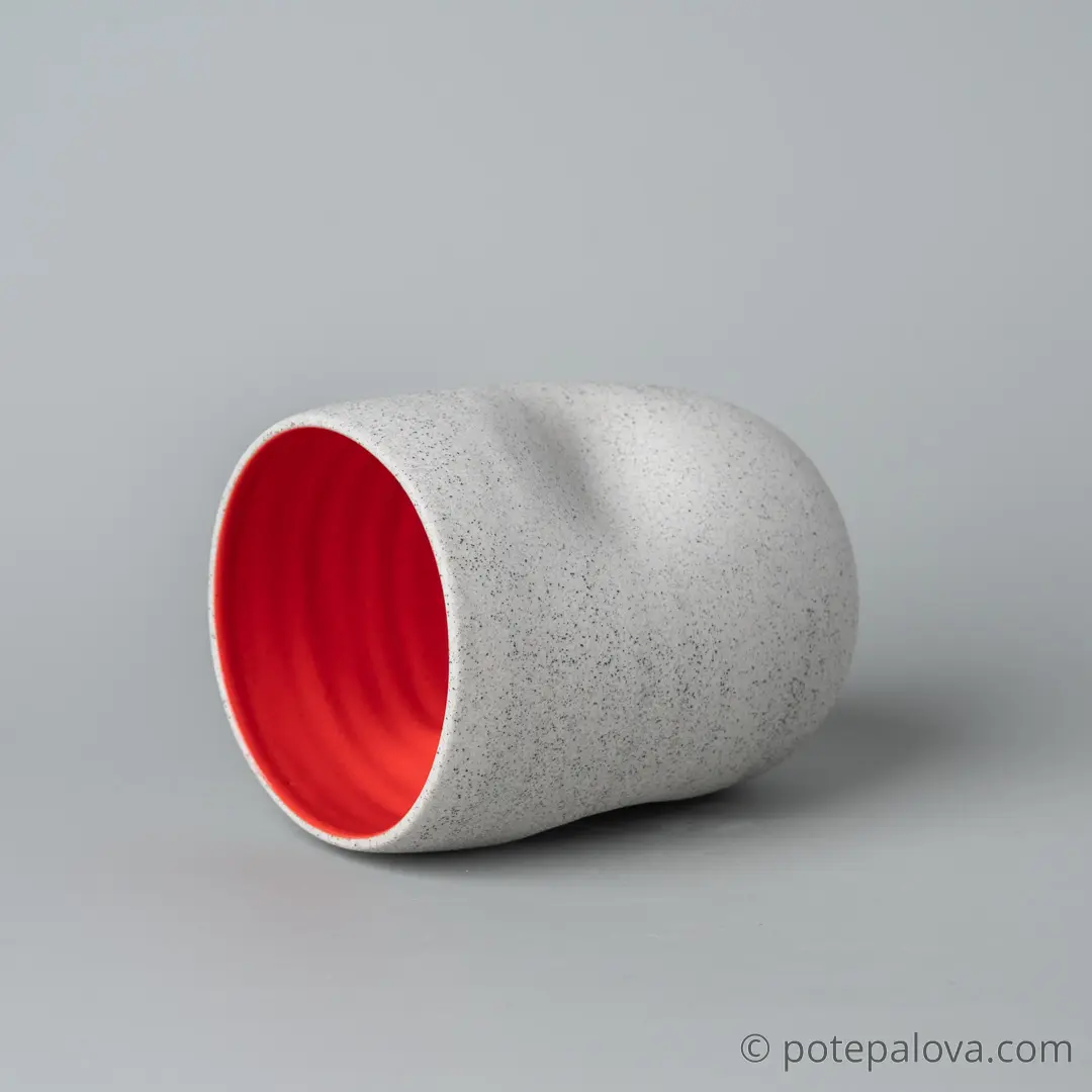 картинка Стакан гончарный Sigma с вмятинами с красной глазурью 450 мл - DishWishes.Ru