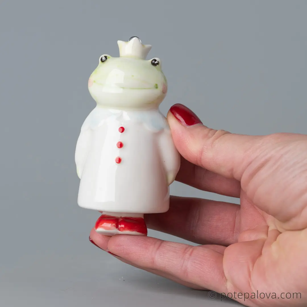 картинка Фарфоровая игрушка "Лягушка" 3 - DishWishes.Ru