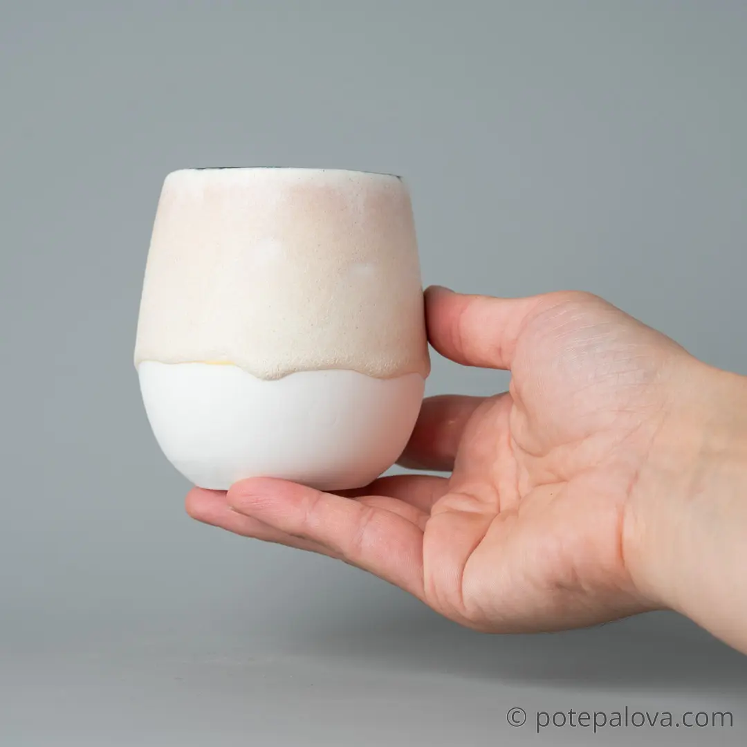 картинка Стакан фарфоровый Виктории Нор розовый - DishWishes.Ru