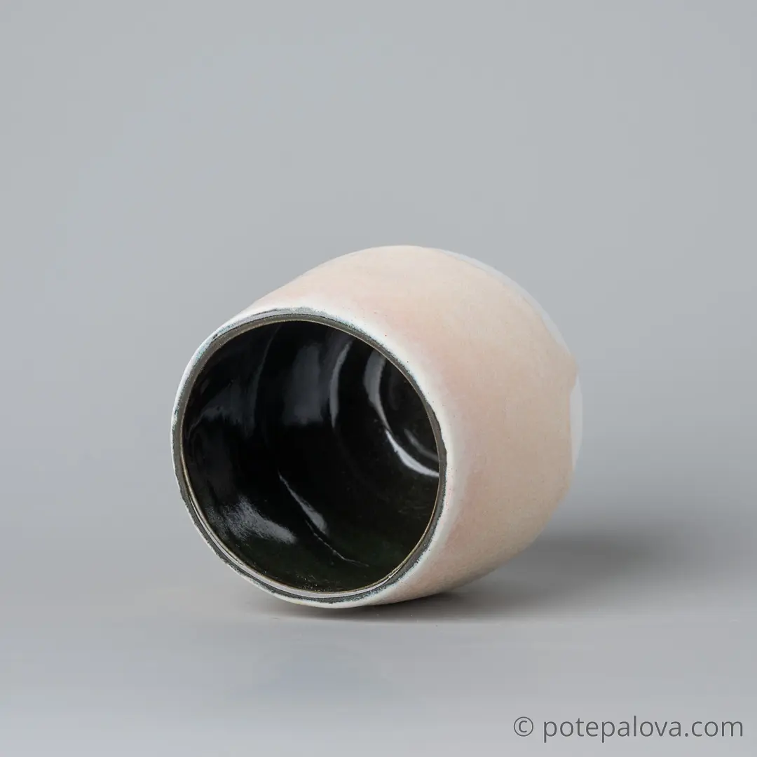 картинка Стакан фарфоровый Виктории Нор розовый - DishWishes.Ru