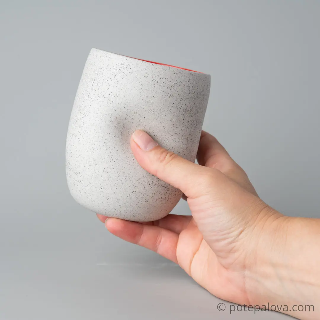 картинка Стакан гончарный Sigma с вмятинами с красной глазурью 450 мл - DishWishes.Ru