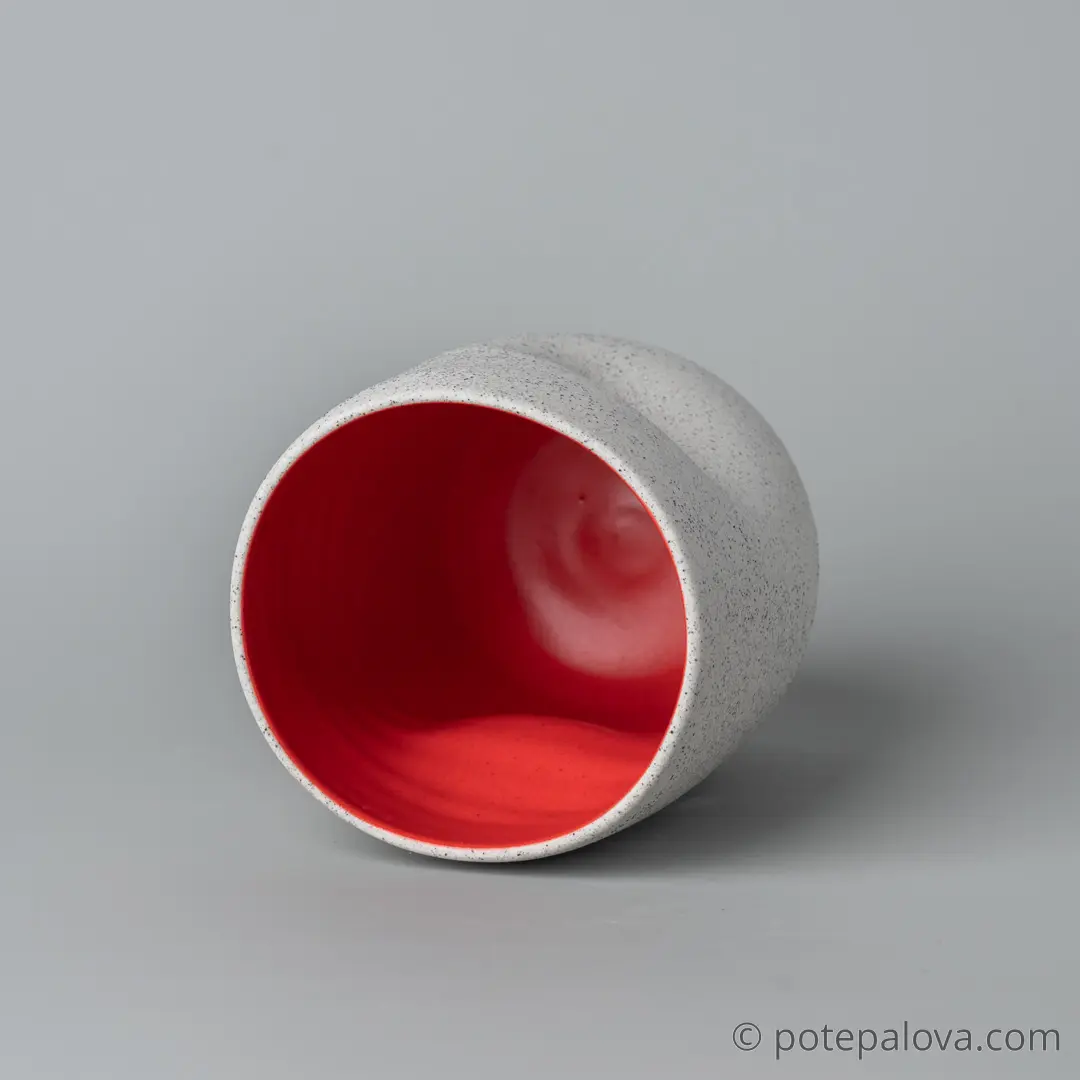 картинка Стакан гончарный Sigma с вмятинами с красной глазурью 450 мл - DishWishes.Ru