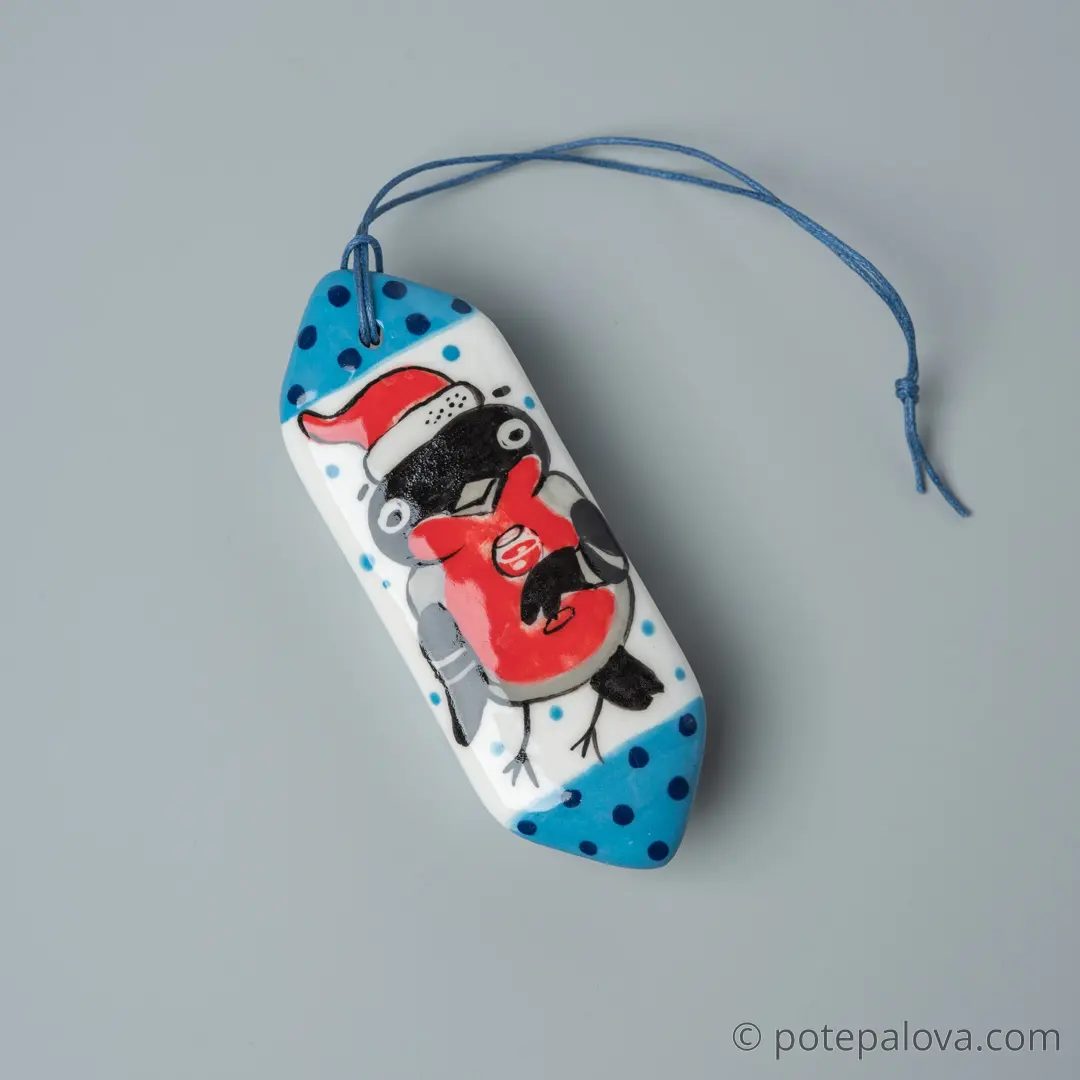 картинка Елочная игрушка в форме конфеты "Снегирь с винишком" - DishWishes.Ru