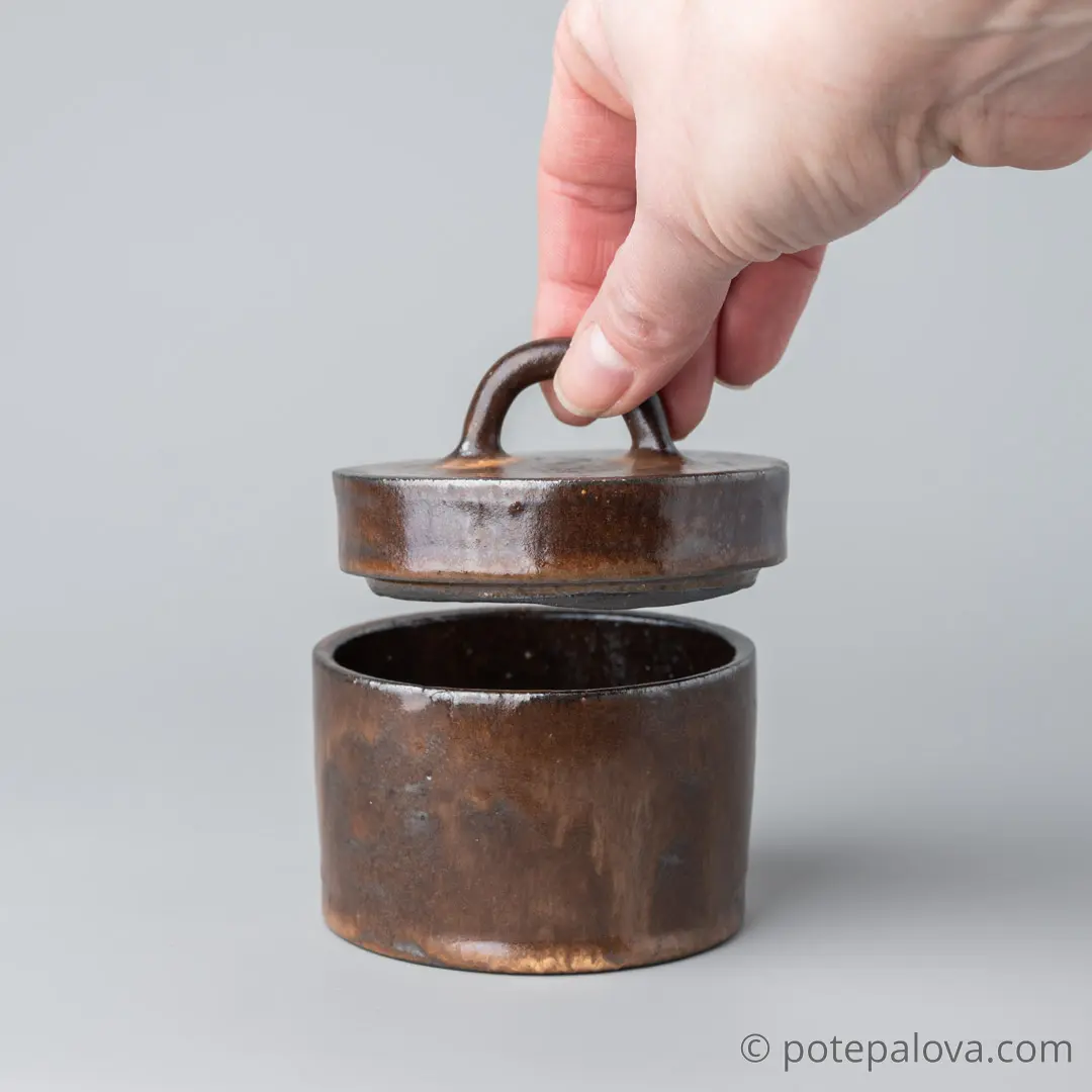 картинка Керамическая баночка "Кастрюлька" темная малая - DishWishes.Ru