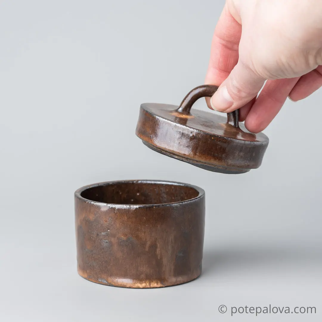 картинка Керамическая баночка "Кастрюлька" темная малая - DishWishes.Ru