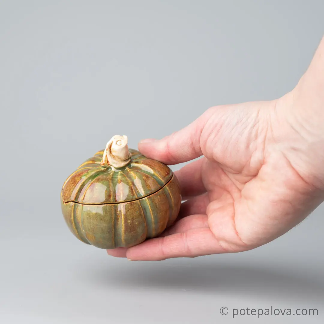 картинка Керамическая тыковка маленькая зеленая - DishWishes.Ru