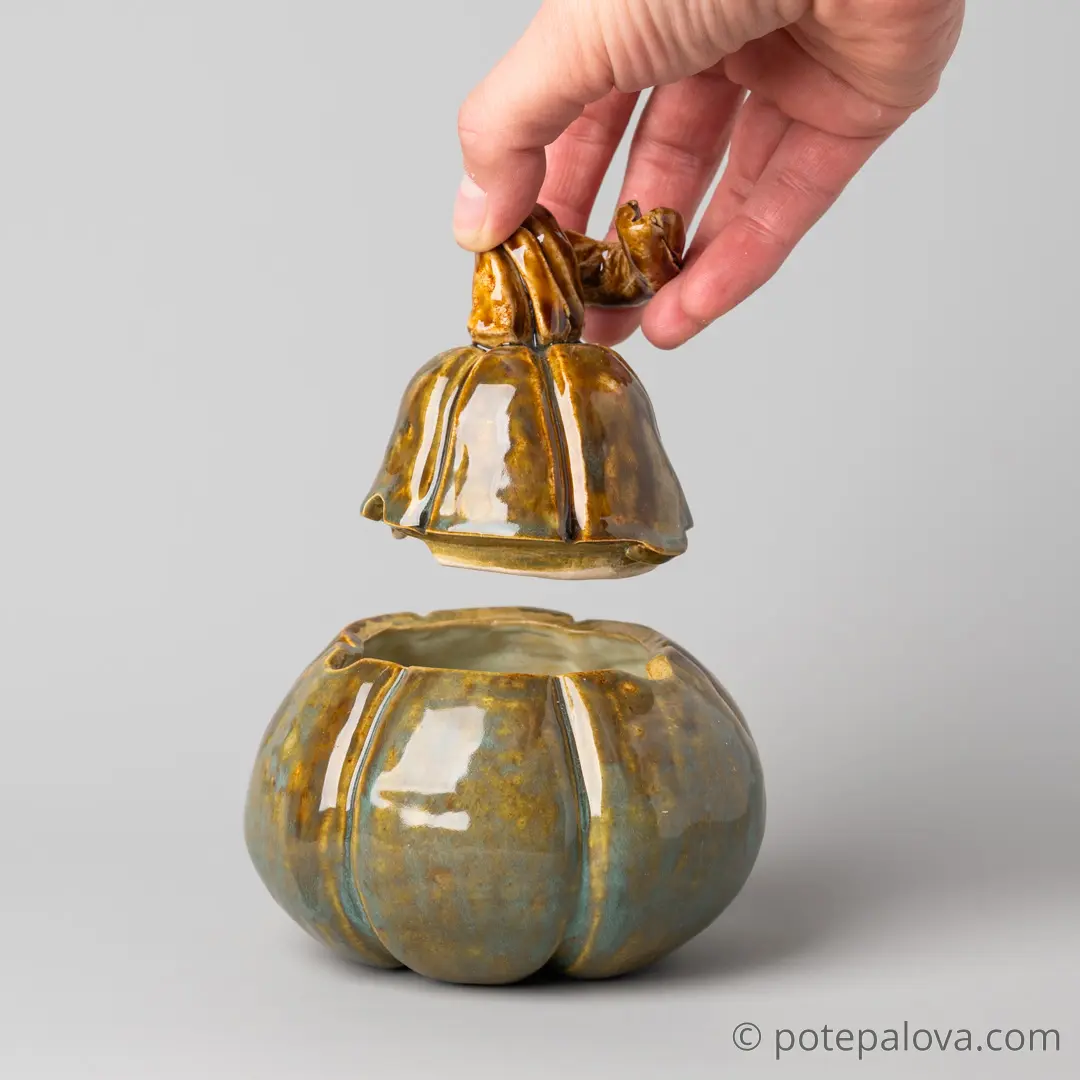 картинка Керамическая тыковка зеленая "груша" - DishWishes.Ru