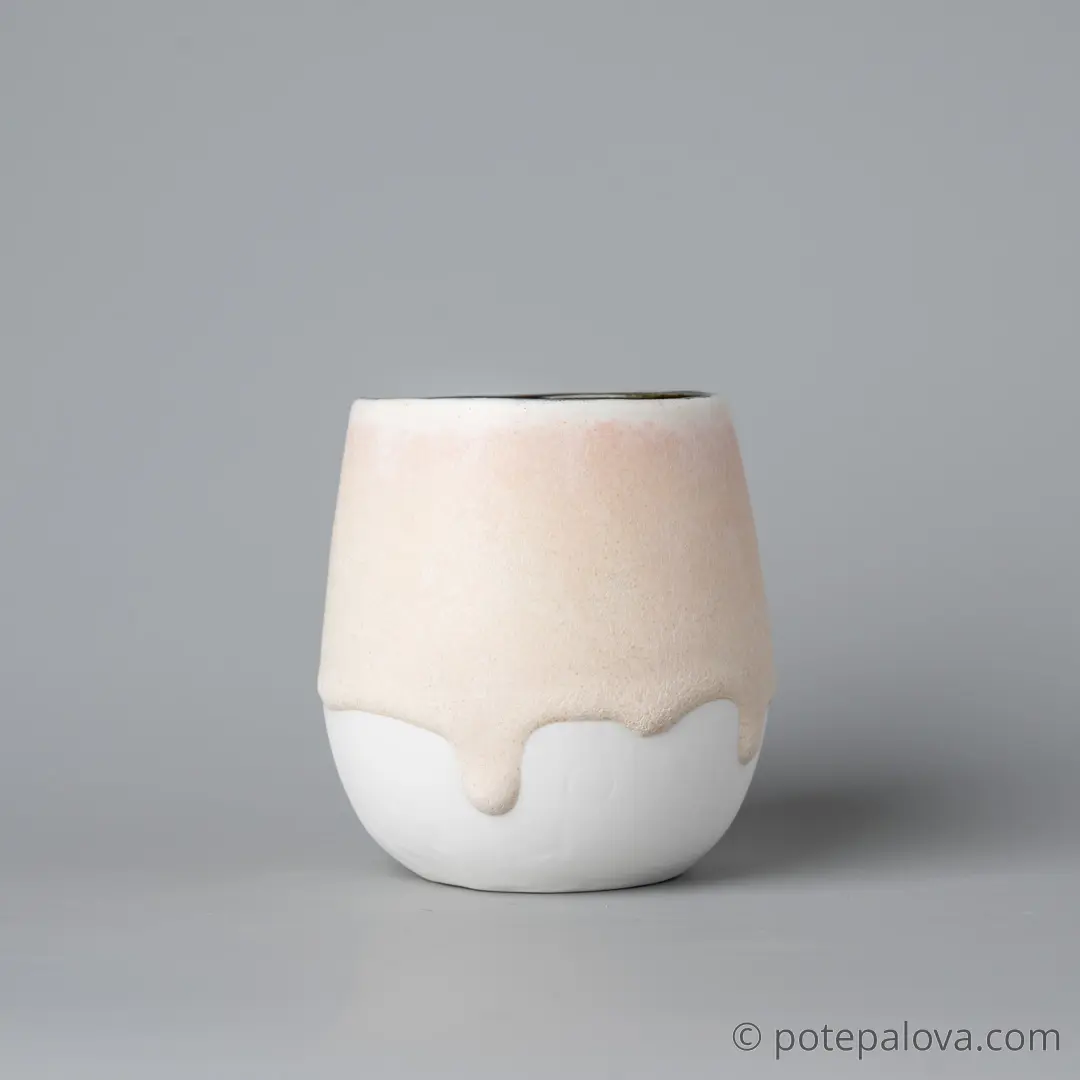 картинка Стакан фарфоровый Виктории Нор розовый - DishWishes.Ru