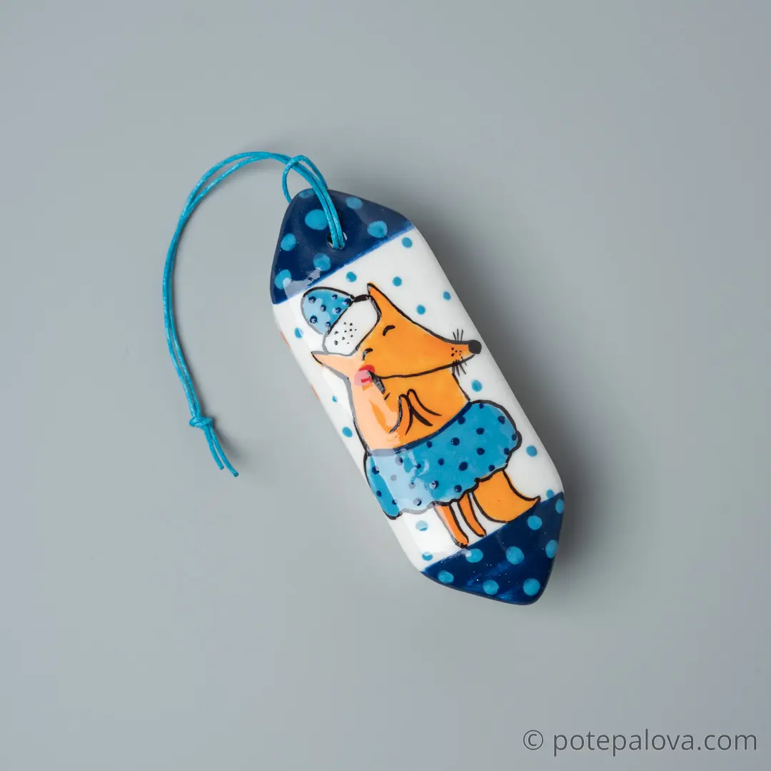 картинка Елочная игрушка в форме конфеты "Лисичка в шапочке" синяя - DishWishes.Ru