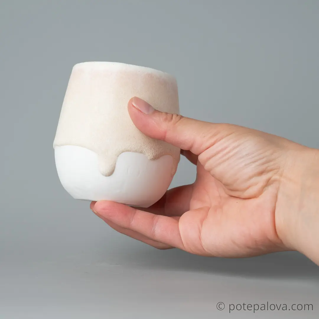 картинка Стакан фарфоровый Виктории Нор розовый - DishWishes.Ru